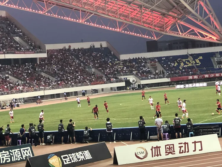 爱游戏数字体验-关于蒂姆重返赛场，出色防守首场状态出色，皇家马德里观众沸腾！上演精彩一战的信息