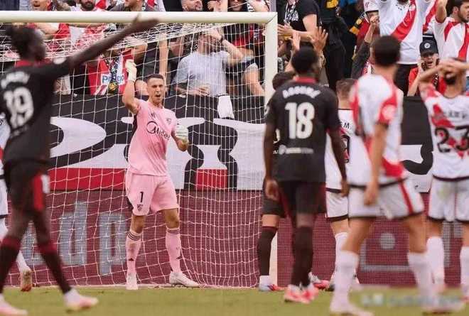 关于今夜塞维利亚备战NBA总决赛，防线松动细节曝光，气氛紧张，资深球员宣示担当的信息