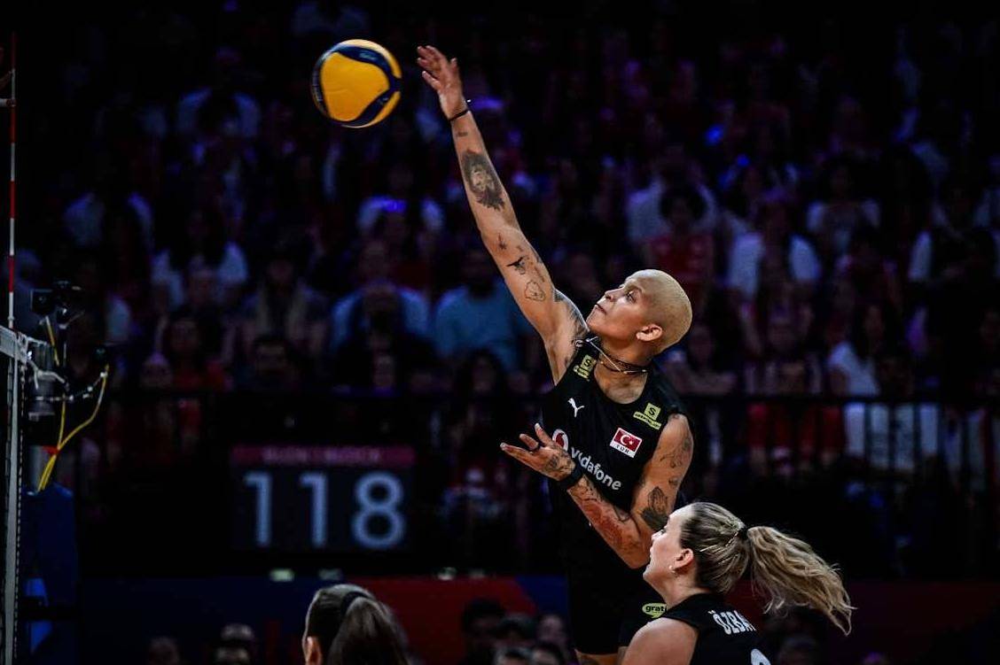 关于今夜塞维利亚备战NBA总决赛，防线松动细节曝光，气氛紧张，资深球员宣示担当的信息